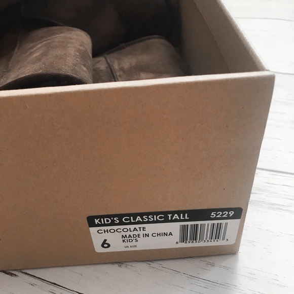 UGG Australia Classic Tall Chocolate Brown - Picture 3 of 8